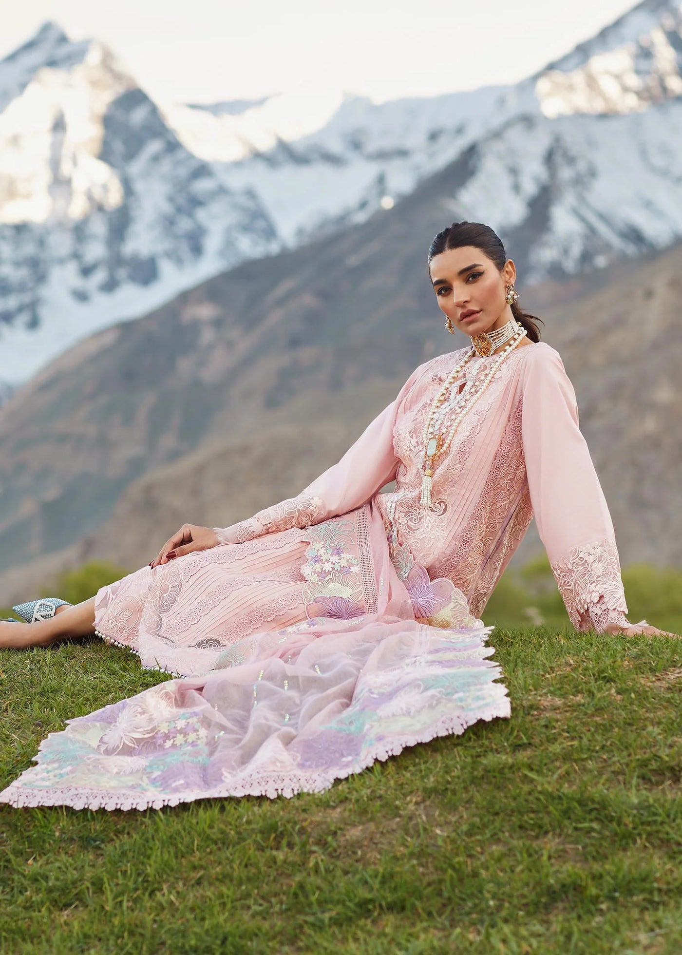 Crimson Unstitched 3 Piece Embroidered Lawn Suit 4B-Blush - Summer Collection D & M COLLECTION AND NIZAMI JEWELRY