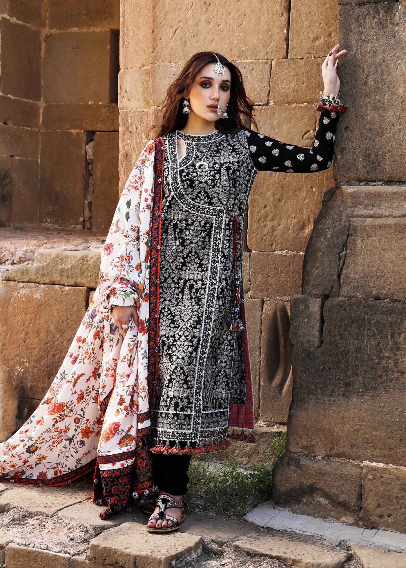 Hussain Rehar Unstitched 3 Piece Embroidered Karandi Suit HR23EKW - Vanta - Winter Collection