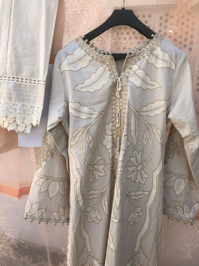 Muzlin By Sana Safinaz Stitched 3 Piece Embroidered Lawn Suit SS23MZ 1B - White - Summer Collection