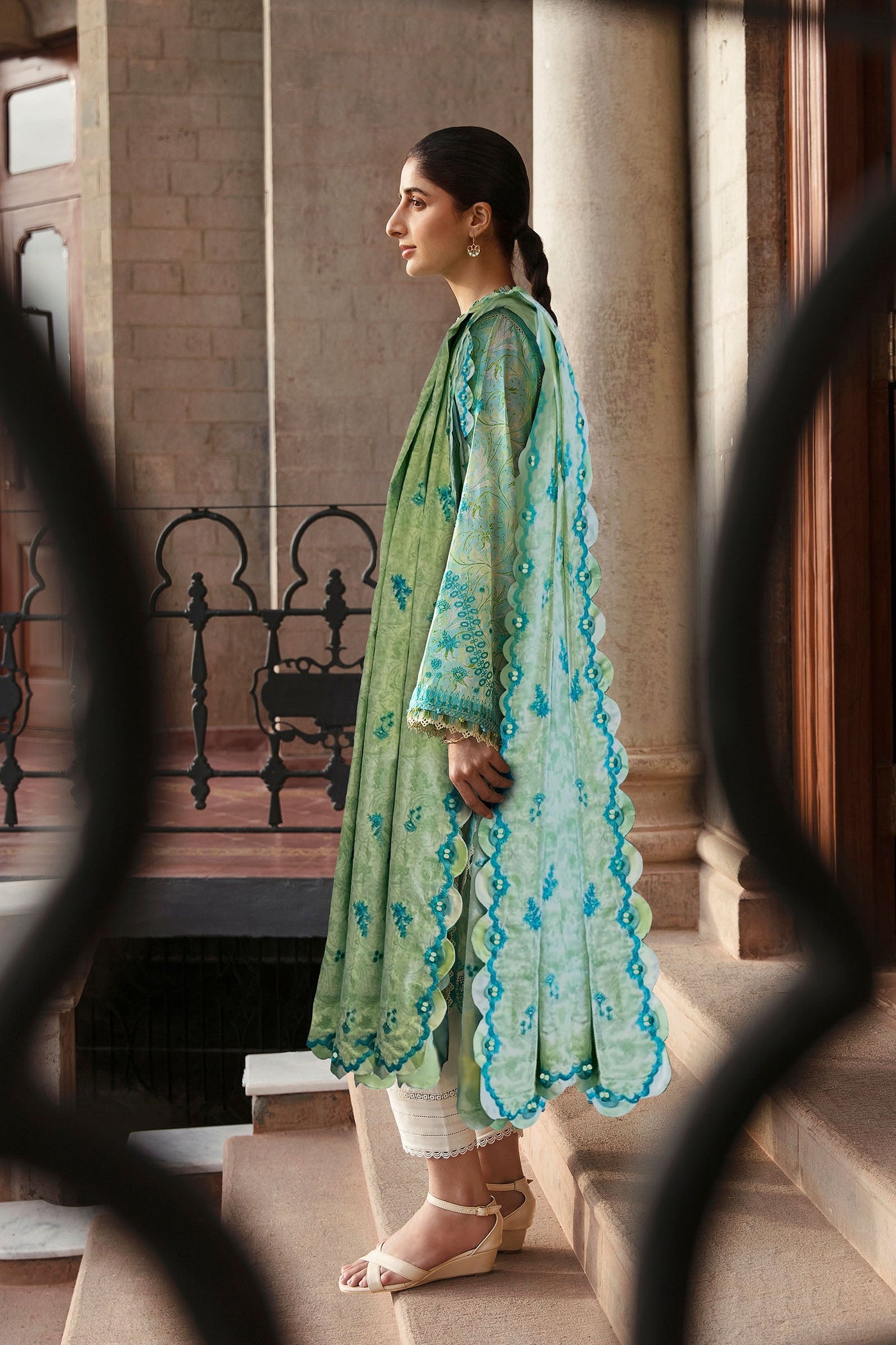 Zaha By Khadijah Shah Unstitched 3 Piece Embroidered Lawn Suit - ZF23-05-Miray - Festive Collection D & M COLLECTION AND NIZAMI JEWELRY