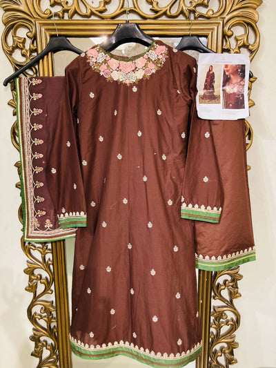 Zara Shahjahan Stitched 3 Piece Embroidered Suit ZEL23-V2-D4 - Summer Collection D & M COLLECTION AND NIZAMI JEWELRY