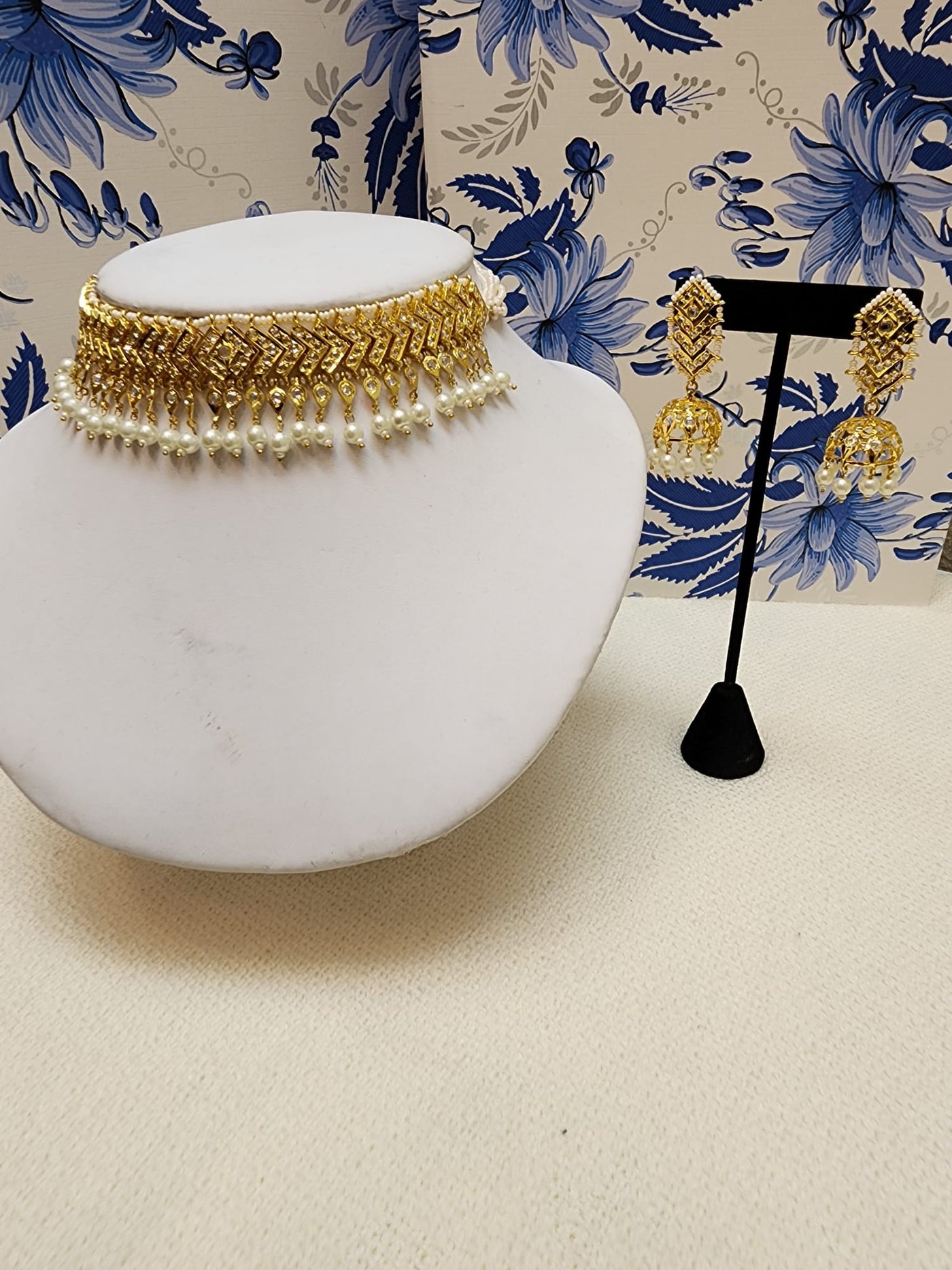 Semi Precious Choker Set, Semi Real Pearls and Polki Stone S-89