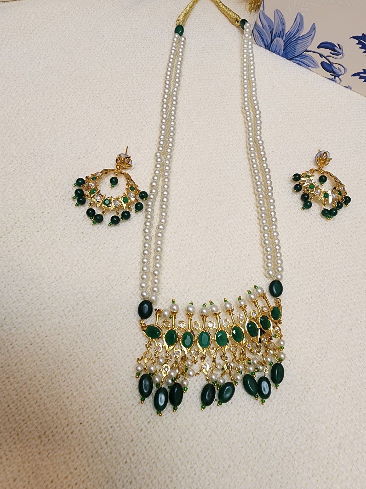 Semi Real Tirmani - Semi Precious Emerald And Semi Real Pearls S-94